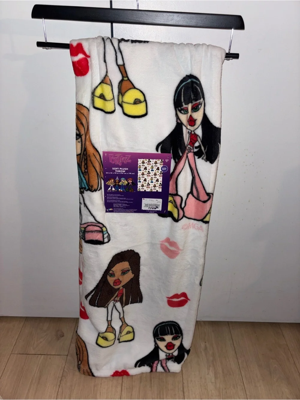 Bratz Plush Throw Blanket - White with Multicolor Character Print